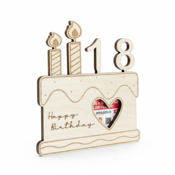 Gutscheingeschenkkartenhalter aus graviertem Holz mit eingesteckten Geburtstagszahlen und Platz für eine Gutscheinkarte.